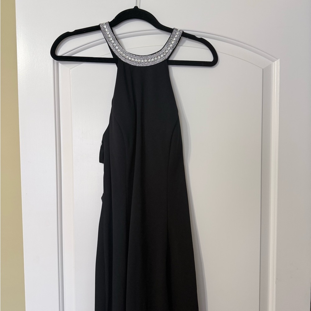 Chic Black Backless Dress with Embellished Neckline